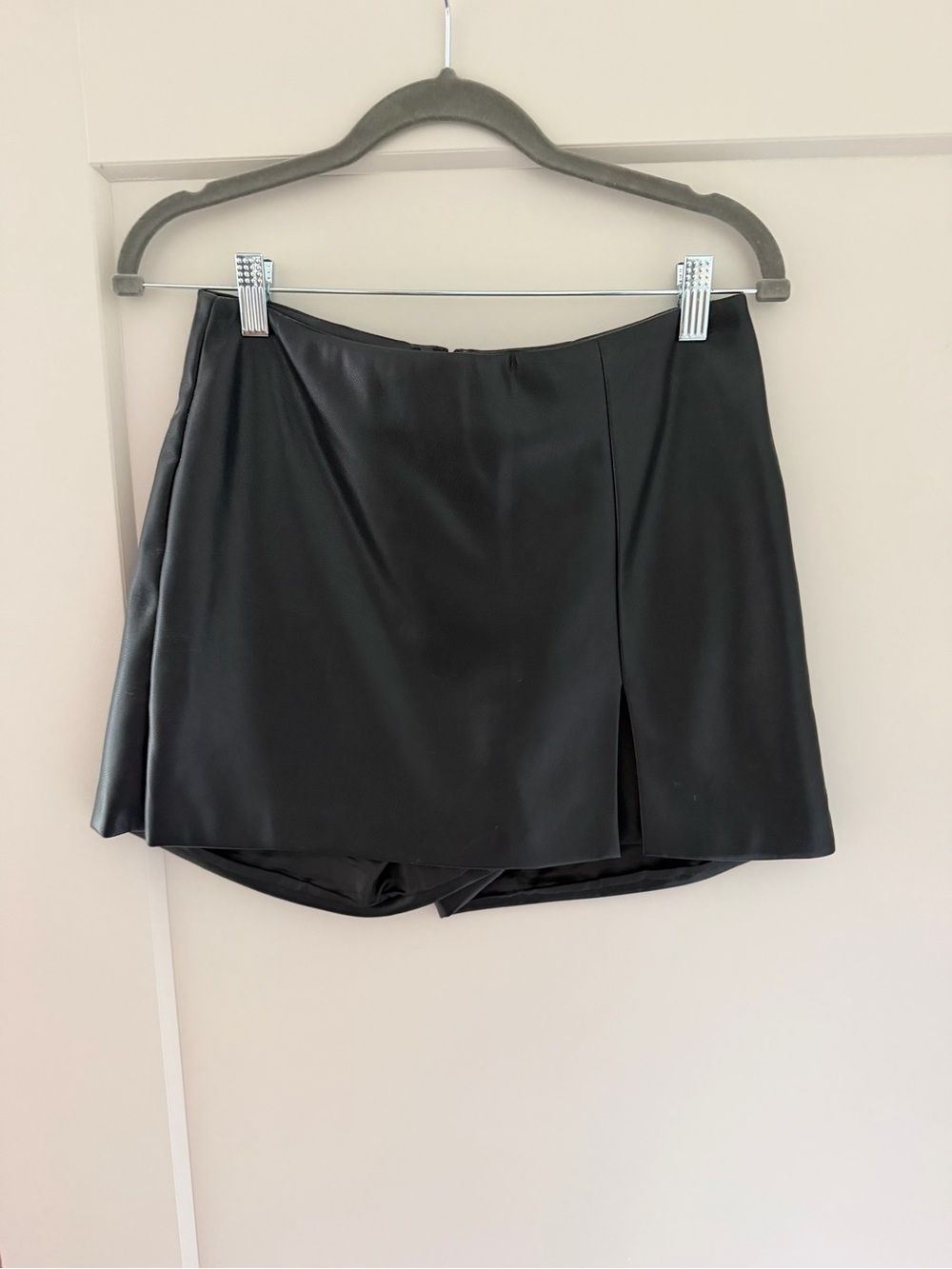 Black Women's Faux Leather Skort
